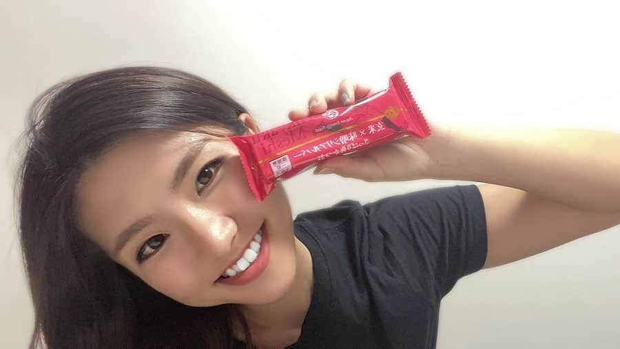 ほなみのインスタグラム：「. 甘くなくて 無添加の美味しいバーに 出会いました♡ . 玄米×味噌シリアルバー！ . 私が好きな梅味は1つ64カロリー❣️ お菓子食べるならこっち！ . 成分よくてなにより美味しい☺︎ 甘くないけん、おやつというより ご飯感覚で食べれるけん 一つで満足度高いです😊 トレ前とかお腹いっぱいには したくないけど、 何か口にしたい時に食べてるよ♡ . 商品はもちろん、 社長さんの考え方がとっても素敵で 更に惹かれました🥰 .  気になる方DMしてください♡ .  案件全てお断りしているので、 私が良いと思うものしか紹介してません☺︎ . @japanenergyfood  .」