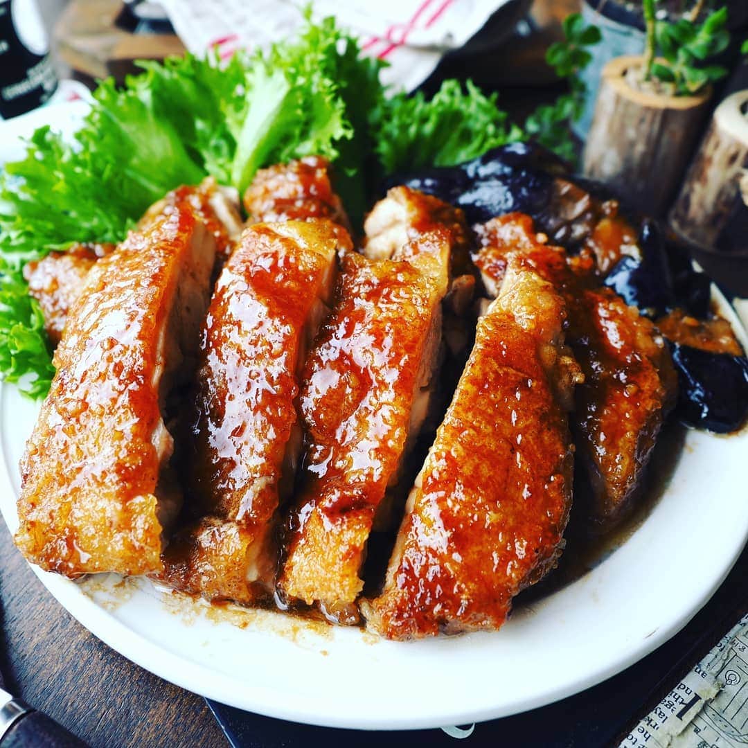 Michiko Maedaさんのインスタグラム写真 - (Michiko MaedaInstagram)「久しぶりに皮パリチキン～💕 おかわりがとまらない😋🍚🍴 皮パリガリバタポンチキン😋💕  ※※※※※ ※※※※※  #皮パリガリバタポンチキン #皮パリチキン#皮パリパリ  #ガリバタポン#ガーリック #バター#ポン酢#鶏肉レシピ #鶏もも肉#もも肉 #おかわりがとまらない #めちゃめちゃおすすめです❤️ #レシピは後程ブログにて #IGersJP#IGersjp#IGersj#クッキングラム#デリスタグラマー#おうちごはんlover#コッタ #lin_stagrammer#kurashiru#クッキングラム#クッキングラムアンバサダー#クオカ#エルグルメ#フーディーテーブル#おうちごはんlover#おうちごはん革命#おうちカフェ#作って食べてありがとう」7月2日 19時51分 - shana.mama