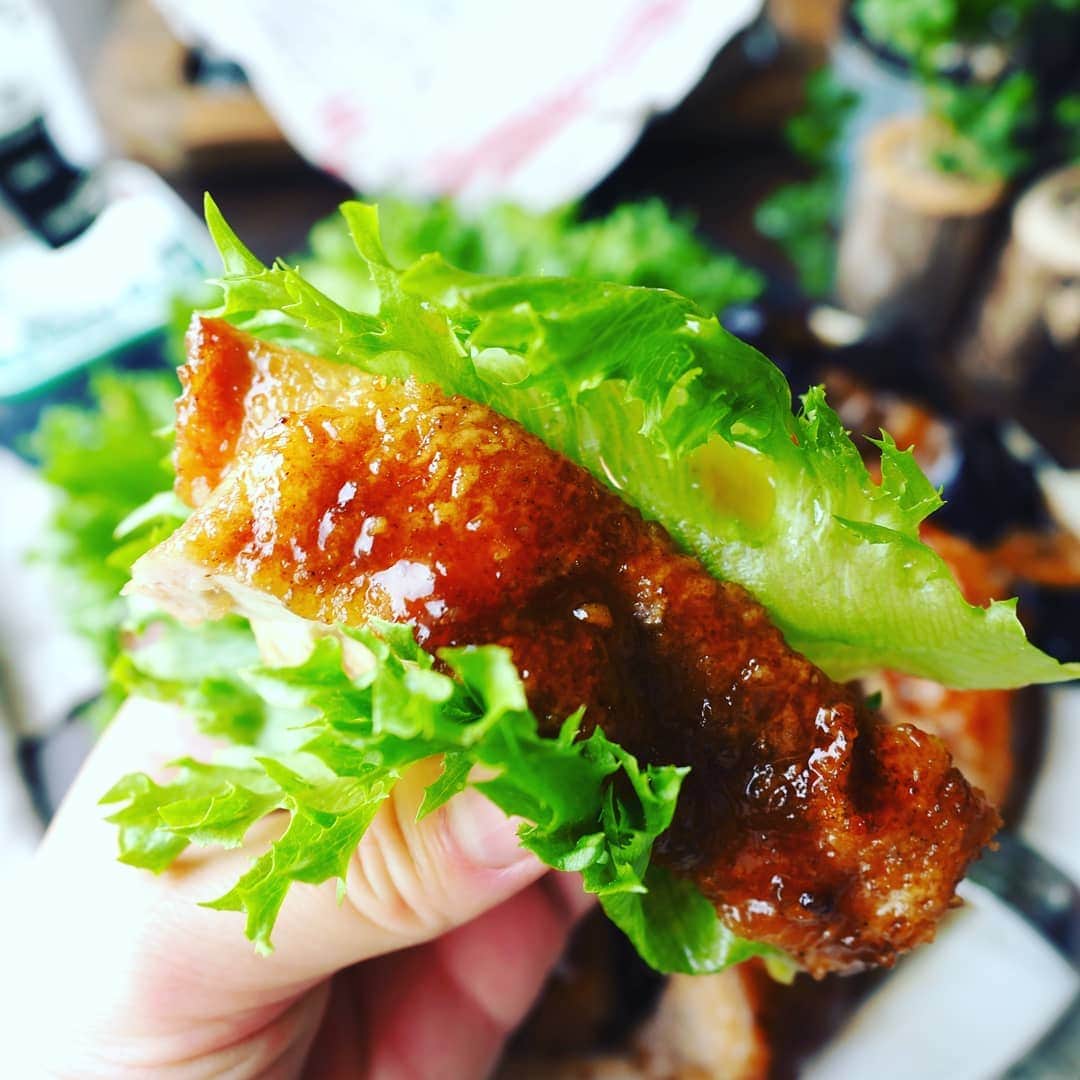 Michiko Maedaさんのインスタグラム写真 - (Michiko MaedaInstagram)「久しぶりに皮パリチキン～💕 おかわりがとまらない😋🍚🍴 皮パリガリバタポンチキン😋💕  ※※※※※ ※※※※※  #皮パリガリバタポンチキン #皮パリチキン#皮パリパリ  #ガリバタポン#ガーリック #バター#ポン酢#鶏肉レシピ #鶏もも肉#もも肉 #おかわりがとまらない #めちゃめちゃおすすめです❤️ #レシピは後程ブログにて #IGersJP#IGersjp#IGersj#クッキングラム#デリスタグラマー#おうちごはんlover#コッタ #lin_stagrammer#kurashiru#クッキングラム#クッキングラムアンバサダー#クオカ#エルグルメ#フーディーテーブル#おうちごはんlover#おうちごはん革命#おうちカフェ#作って食べてありがとう」7月2日 19時51分 - shana.mama