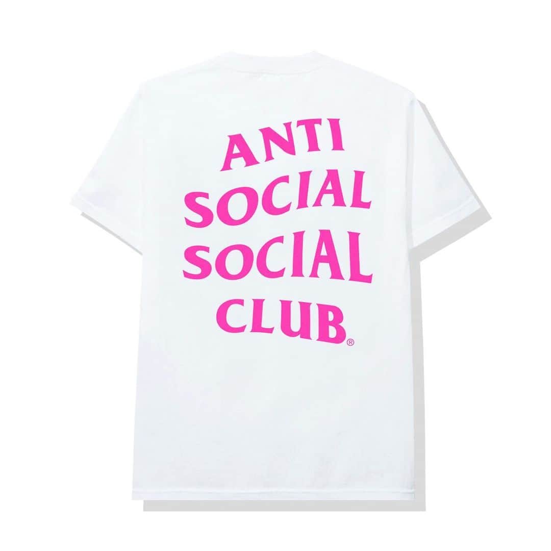 HYPEBEASTさんのインスタグラム写真 - (HYPEBEASTInstagram)「@hypebeaststyle: @antisocialsocialclub and @bgcmla have revealed all of the items from their upcoming collection. Comprised of a hooded sweatshirt, T-shirt, cap and school supplies, the special range celebrates the blue tone associated with the BGCMLA and pairs the logos associated with the brand and organization. Look for it to be available at Anti Social Social Club’s website on July 4, proceeds from the collaboration will go towards supporting the mental health and wellness of members.⁠⠀ Photo: Anti Social Social Club」7月2日 19時51分 - hypebeast