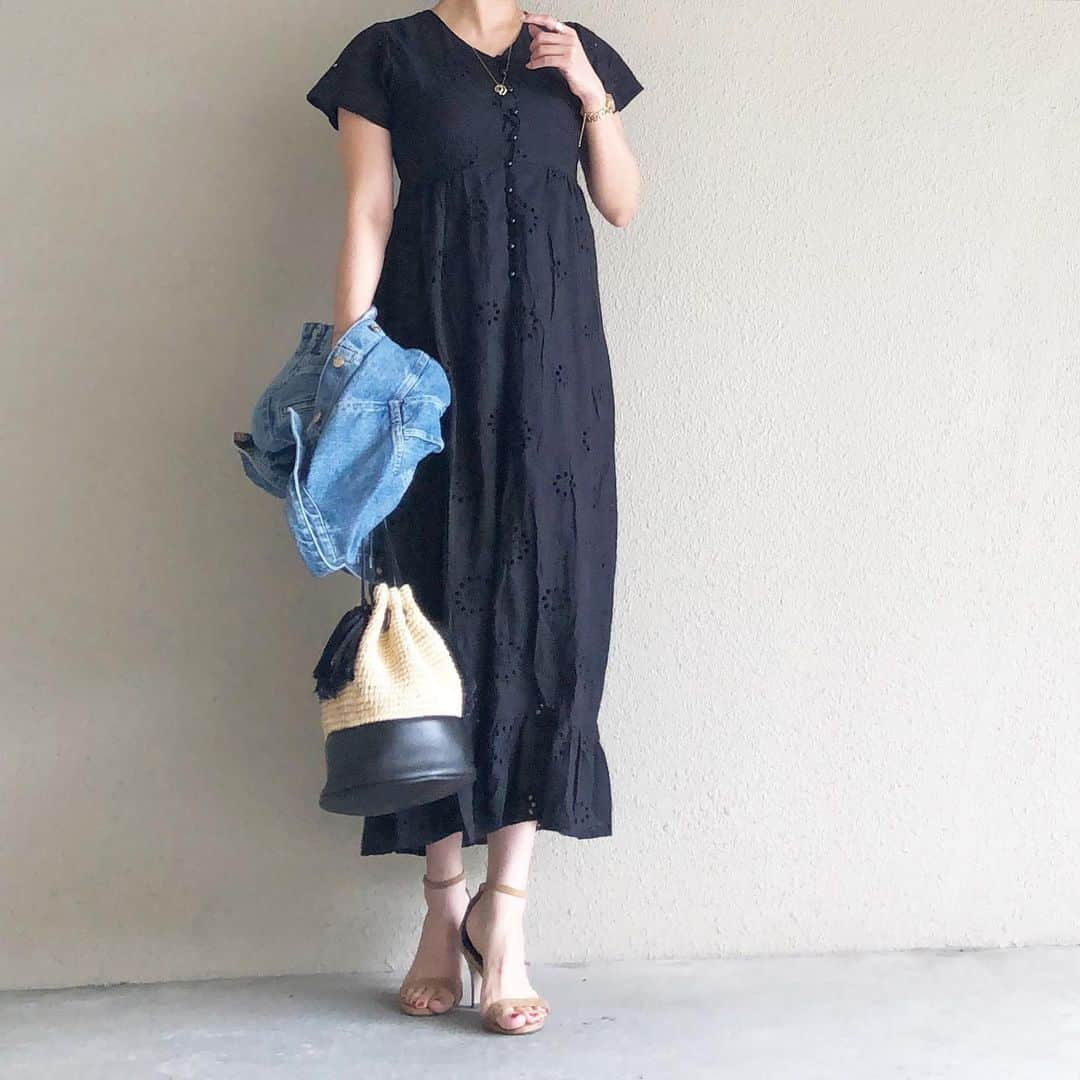 saaaay_kさんのインスタグラム写真 - (saaaay_kInstagram)「2020.07.02 coordinate…♡ 早いものでもう7月ですね！ 今朝セミが鳴き始めました…2020夏のはじめ☀️ ・ ・ 暑い日には涼しげなコットンレースの さらっとワンピースを1枚で！ @fifth_store ▷▷▷60%OFFですよー✨ ・ ・ #fifth#fifthtl#フィフス#コットンレースマキシワンピース#フェミニン#ワンピース#高身長コーデ#ワンマイルコーデ#ワンマイルウェア#リラックスコーデ#おうちコーデ#おうちファッション#おうち時間#shwf」7月2日 19時53分 - saaaay_k