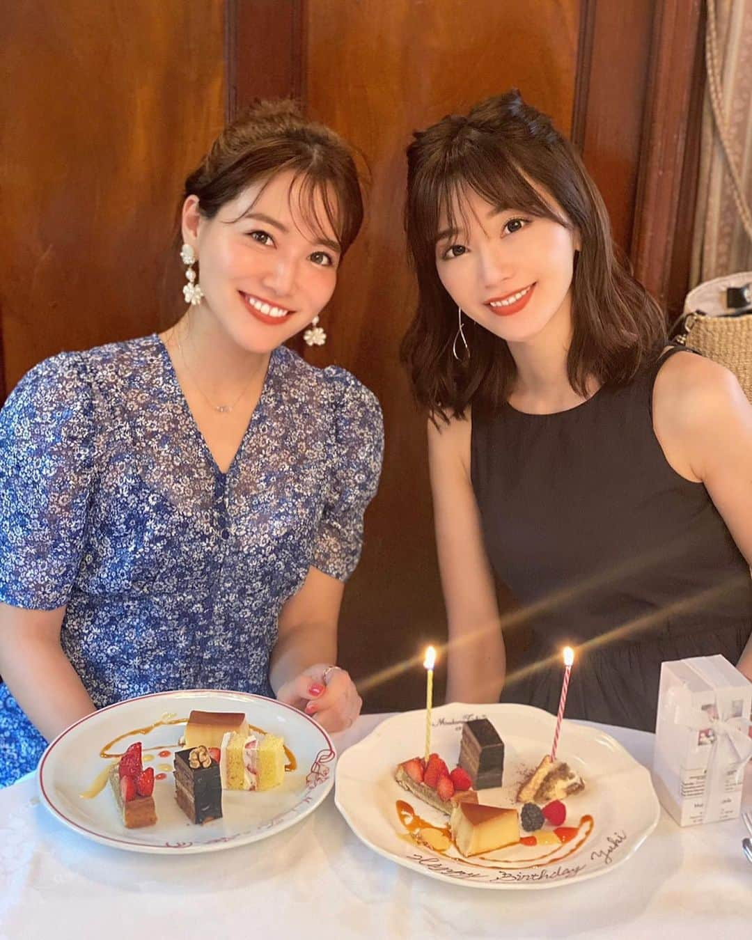 石井里奈さんのインスタグラム写真 - (石井里奈Instagram)「こんばんは❤️ . こないだ毎年お互いのお誕生日をお祝いしてる千春ちゃんとゆきちゃんとゆきちゃんのお誕生日祝いに🎂❤️ . もう3人で2年くらいお祝いしてるね🥂アルバム見返すと歴史を感じる🤣👏 . 今年は、代官山にあるマダムトキでランチでお祝い🚶‍♀️💕 . 店内の雰囲気も可愛くてお料理も美味しい💕そしてデザートはなんとワゴンサービスで選びたい放題🥺🥺🥺❤️笑 . 女子会や誕生日会でぴったりの素敵なお店でした🙆‍♀️✨ . 2人に久々に会えて嬉しかったな☺️ ゆきちゃんと2ショット撮ったら同じ表情してて息ぴったり🥰笑　今年も落ち着いたら旅行したいね✈️ . 今日もお疲れ様でした❤️ . dress... @celford_official  earrings... @areem.accessory  . #hbd #happybirthday #birthday #誕生日 #誕生日プレゼント #誕生日サプライズ #誕生日会 #女子会 #デザートワゴン #dessert #スイーツ #sweet #代官山 #代官山ランチ #friends #女子旅 #ランチ #お祝い #バースデーランチ #バースデーディナー #birthdaycake #birthdaygirl #誕生日ケーキ #バースデーケーキ #スイーツバイキング #食べ放題 #ケーキ #daikanyama #セルフォード #celford」7月2日 20時04分 - ri7tin1025