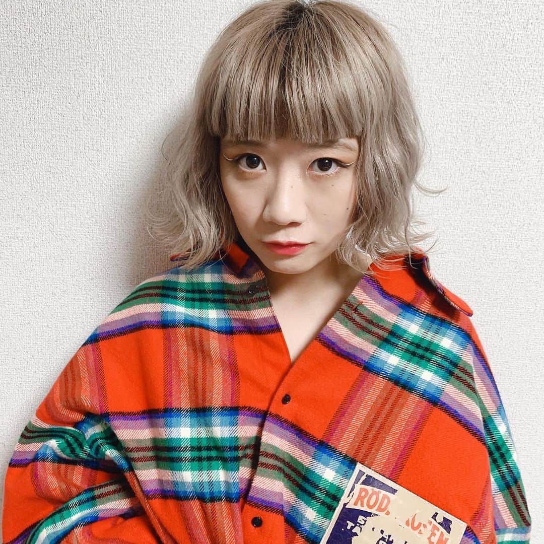 KARIN さんのインスタグラム写真 - (KARIN Instagram)「白いラインいいね☁️  hair make（ @kaito____hiki ）」7月2日 20時12分 - karin.tempurakidz