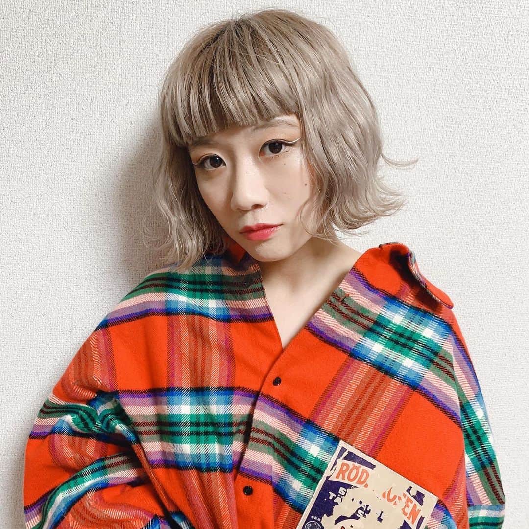 KARIN さんのインスタグラム写真 - (KARIN Instagram)「白いラインいいね☁️  hair make（ @kaito____hiki ）」7月2日 20時12分 - karin.tempurakidz
