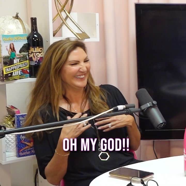 ヘザー・マクドナルドのインスタグラム：「Do you think I will make it on #TheMaskedSinger ?? Had a hilarious time with Brandy Howard & Julie Goldman going over the latest hot topics on today’s Juicy Scoop. Their personal story with Meghan McCain, #Stevebing, #DinaManzo, their theories on Kim K’s Paris burglary and more. Have you listened?」
