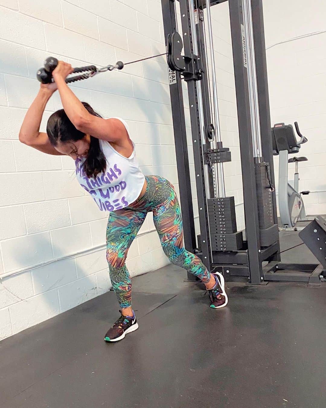 Kendra Lustさんのインスタグラム写真 - (Kendra LustInstagram)「#ThursdayVibes #ThickThighsAndGoodVibes #gymmotivation #keepingitREALISH #nomakeup ... workout #leggings from @irisfitnessonline use code Kendra10 for discount.」7月3日 5時37分 - kendralust