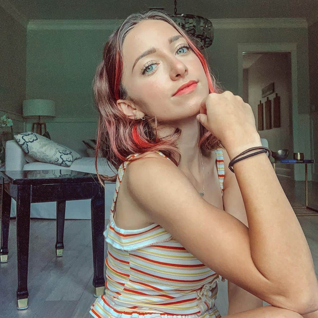 Brooklyn and Baileyさんのインスタグラム写真 - (Brooklyn and BaileyInstagram)「Was so proud that my hair naturally curled I had to document it 😍」7月3日 7時02分 - brooklynandbailey