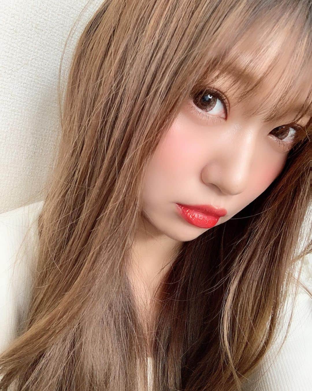いっちゃん/嶋津 いつみのインスタグラム：「. . インスタほったらかして ゴメンなさい😑🙏🏻💦 . . . . お仕事のバタバタから解放されて ちょっと体調を崩しておりまして…👉🏻👈🏻w . . . . そのせいもあって どこも出かけてないから 写真がないの🙄💨💨💨 . . . . . ご心配のDMくれたフォロワーさん達 ありがとぉ☺️💕 . . . また写真撮ったら 随時更新していくから待っててね🧚🏻‍♀️❤️ . . . . .  #関西  #関西サロモ  #サロンモデル #サロモ #いっちゃん  #フリーモデル #関西モデル  #あざといっちゃん #かわいっちゃん #いっちゃんコーデ #ブライダルモデル #アレンジモデル #ヘアカラー  #ヘアアレンジ #くしゃ顔」