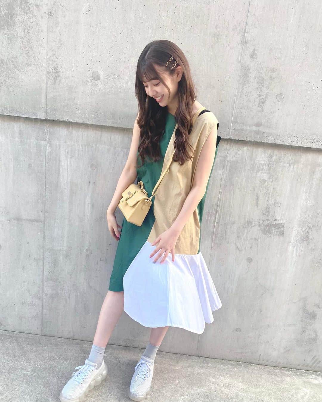 小玉梨々華のインスタグラム：「ワンピースは楽なのでとっても好きです #ririkasootd」