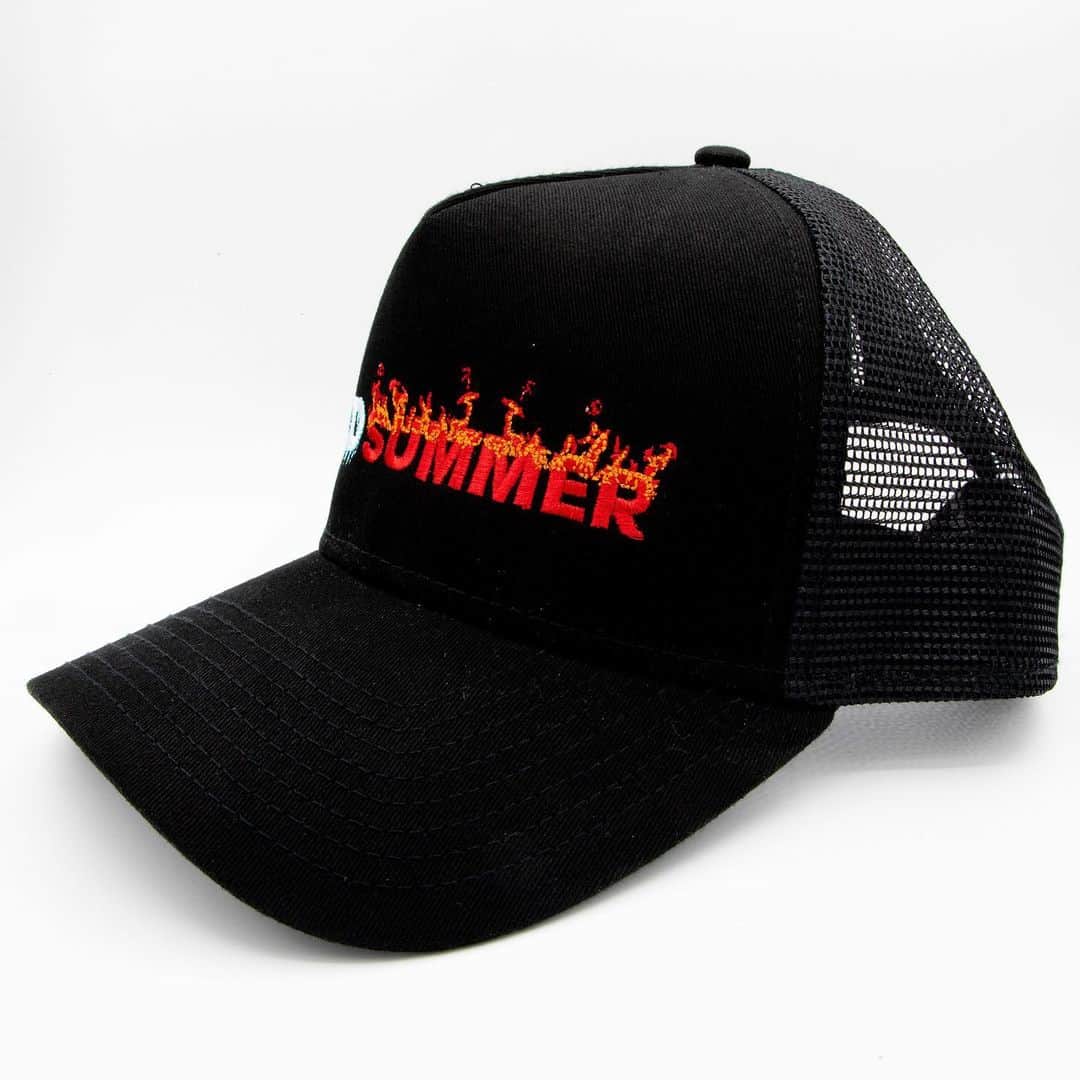 ファボラスさんのインスタグラム写真 - (ファボラスInstagram)「🚨 NEW MERCH 🚨 @bloodsthicker   COLD SUMMER Trucker Hat ❄️☀️ • AVAILABLE NOW at www.bloodsthicker.com」7月2日 22時10分 - myfabolouslife