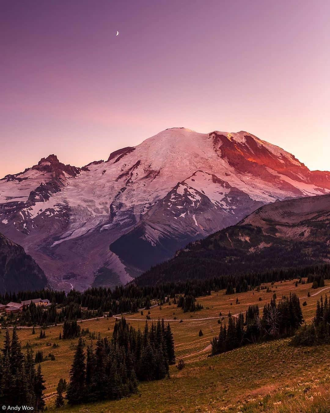 CANON USAさんのインスタグラム写真 - (CANON USAInstagram)「Thank you to #TeamCanon fan @andywoo2 for sharing this captivating image for last week’s #Mountains theme! Make sure to check back in tomorrow for our next #CanonFanPhoto theme announcement!  Camera: #Canon EOS 6D Mark II Lens: EF 24-70mm f/4L IS USM Aperture: f/6.3 ISO: 640 Shutter speed: 1/40 sec Focal Length: 33mm」7月2日 22時16分 - canonusa