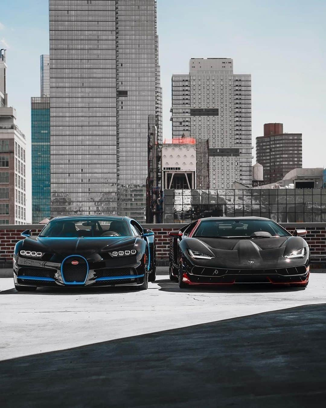 CarsWithoutLimitsさんのインスタグラム写真 - (CarsWithoutLimitsInstagram)「Ultimate Hype Face Off.  #Chiron or #Centenario ?? Photos @r.ego  #carswithoutlimits」7月2日 22時19分 - carswithoutlimits