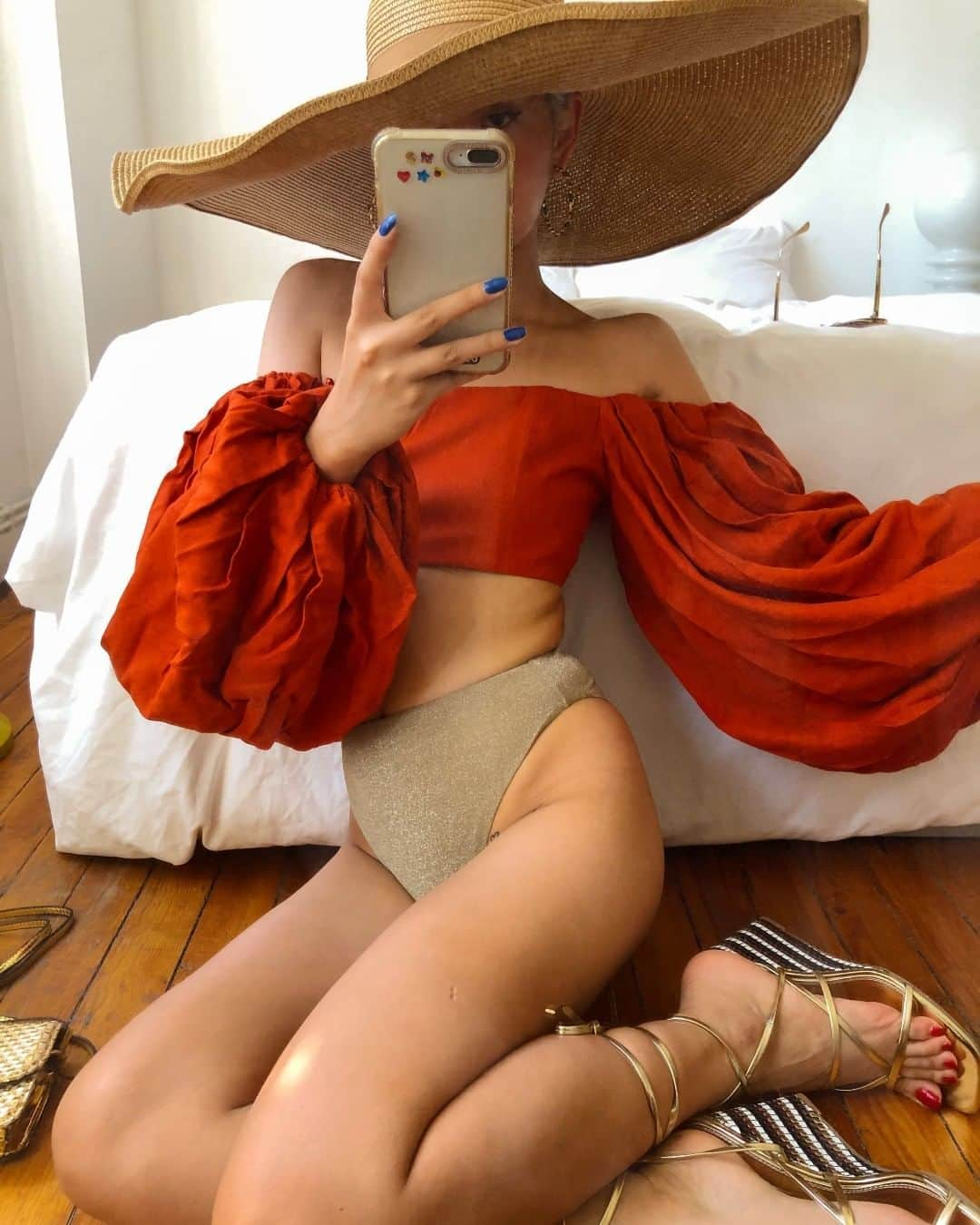 ASOSさんのインスタグラム写真 - (ASOSInstagram)「The golden hour starter pack 🌞💫 Head over to stories to discover the trend.  🔎 ASOS EDITION off shoulder crop top (1664298) ASOS DESIGN glitter high leg high waist bikini bottom (1667622)」7月2日 22時20分 - asos