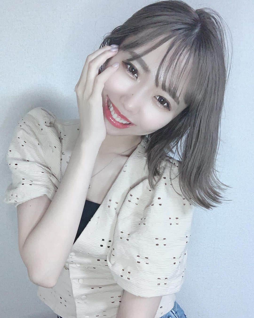 桑名利瑠のインスタグラム：「. . . 7月も宜しくお願いします♡♡♡♡♡ . . . #makeup #make #followｍe #followforfollowback #l4l #7月 #2020 #instafashion #instalike #selfie #selca #instagood #instapic #photooftheday #photo #hairstyle #happy #ショートボブ #グレージュ #outfit #outfitoftheday #code #笑顔 #도쿄 #모델 #아이돌 #패션 #아티스트 #プチプラ #東京」
