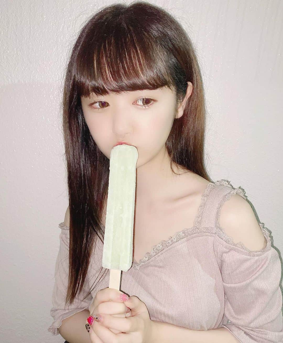 長南舞さんのインスタグラム写真 - (長南舞Instagram)「夏だね。 #アイス #青りんご味」7月2日 22時42分 - chonanmai
