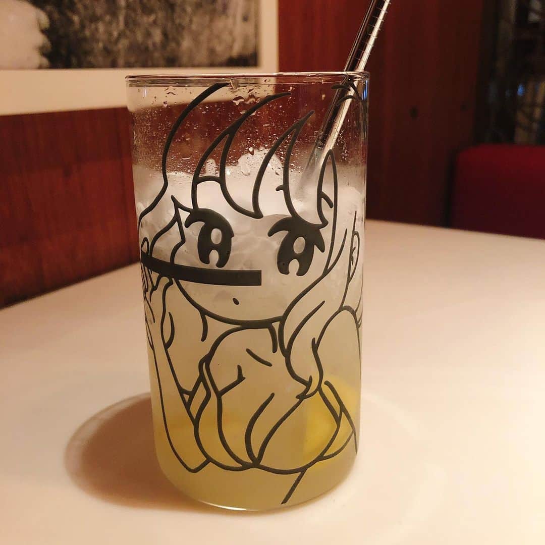 のインスタグラム：「#pavilion #中目黒 ＃レモンサワー #art #コニックス」