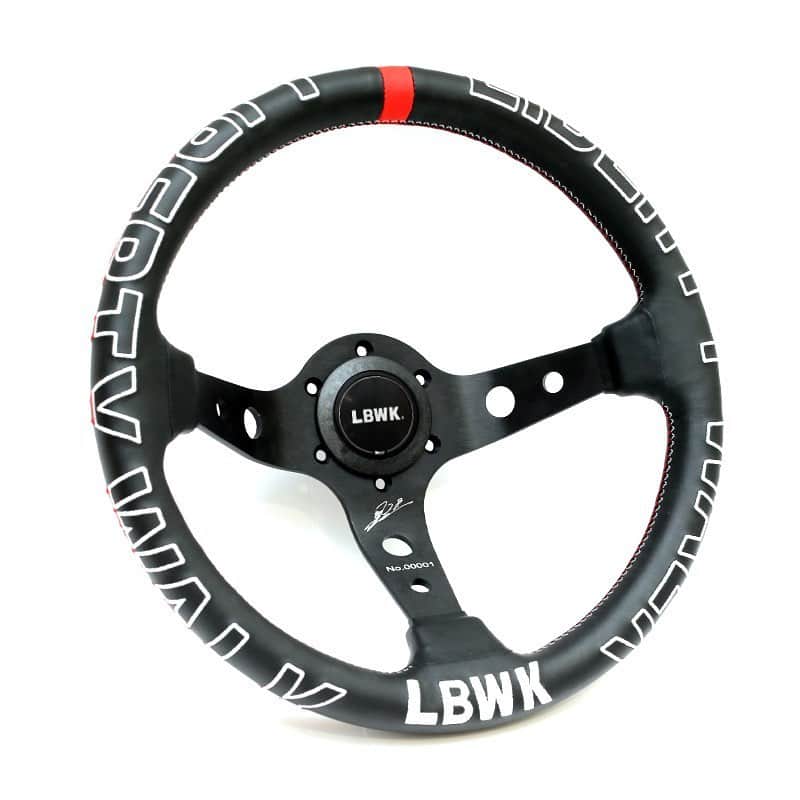Wataru Katoさんのインスタグラム写真 - (Wataru KatoInstagram)「LB steering wheel Limited edition! First LB original steering is released!! 1.Leather seering 2.Front :white stitch Back:red stitch 3.Kato's sign on the spoke 4.Serial No. 5.33π with horn bottom 6.90mm deep concave 7. Hole postion is same as MOMO.  More info : nishio@libertywalk.co.jp ‘ We will accept pre order from 10/July by our website.  The steering will be ship out by end of september. It's limited edition!! #libertywalk #lb #lbwk #lbworks #lbperformance #steering #steeringwheel」7月2日 23時39分 - libertywalkkato