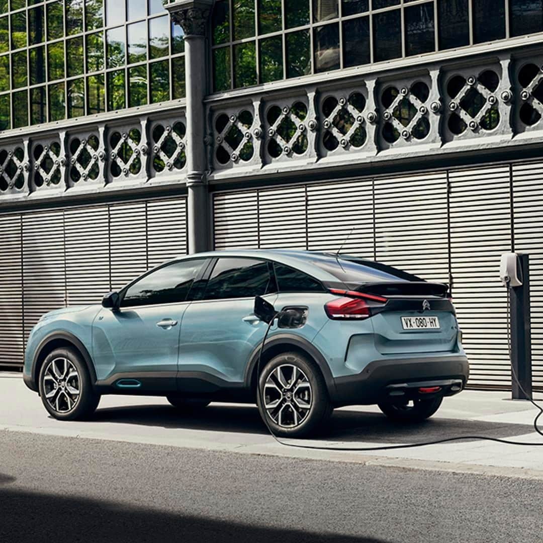 Citroënのインスタグラム：「Opën the way! With New Citroën ë-C4 - 100% ëlectric, it’ll only take you 30min to recharge 80% of your battery! ⚡️ Fast and efficient, isn’t it? Also available in petrol or Diesel. #ËlectricForAll #InspirëdByYouAll #New #Citroen #Car #Elegance #Design #Fashion #Comfort #Electric #Instacar #Carsofinstagram #Auto」