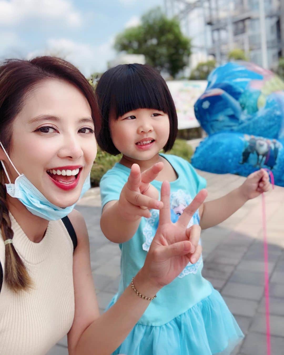 Miaのインスタグラム：「帶姐姐來兒童新樂園～ 一起來看看小小孩能玩些什麼🤔？！ 超級開心的大冒險♥️♥️♥️ #兒童新樂園  #媽媽Mia小米 #龍五longfivechannel」