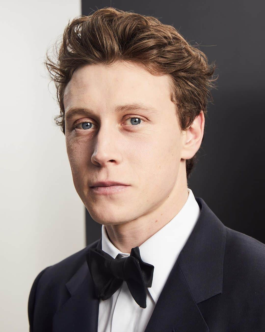 アカデミー賞さんのインスタグラム写真 - (アカデミー賞Instagram)「Throwback to new Academy member George MacKay in our #Oscars red carpet portrait studio earlier this year. #WeAreTheAcademy」7月3日 0時38分 - theacademy