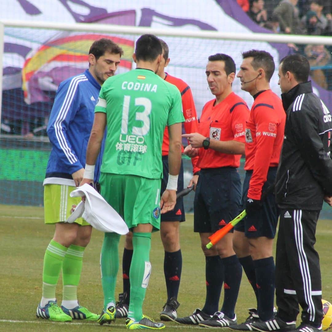 ジョルディ・コディーナのインスタグラム：「#tbt #Futbol #realmadrid #getafe」