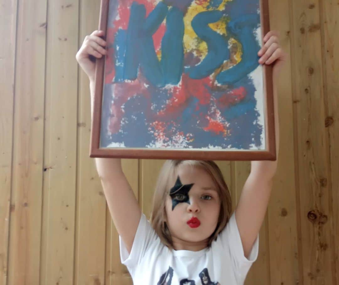 KISSさんのインスタグラム写真 - (KISSInstagram)「#KISSKids Rock! Awesome! Keep the photos coming, #KISSARMY!」7月3日 0時43分 - kissonline