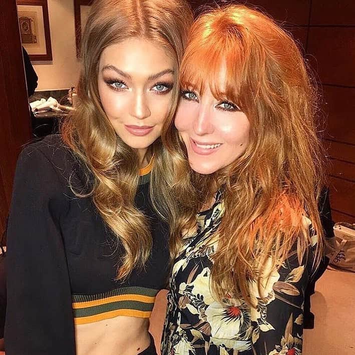 Blonde Saladさんのインスタグラム写真 - (Blonde SaladInstagram)「@ctilburymakeup FINALLY TAKES ITALY!💚🤍❤️ From September only at @sephoraitalia some of the most iconic CHARLOTTE TILBURY bestselling products will be available! Magic cream and Pillow Talk included! LINK IN BIO⚡️ #theblondesalad #charlottetilbury #makeup #beauty」7月3日 0時49分 - theblondesalad