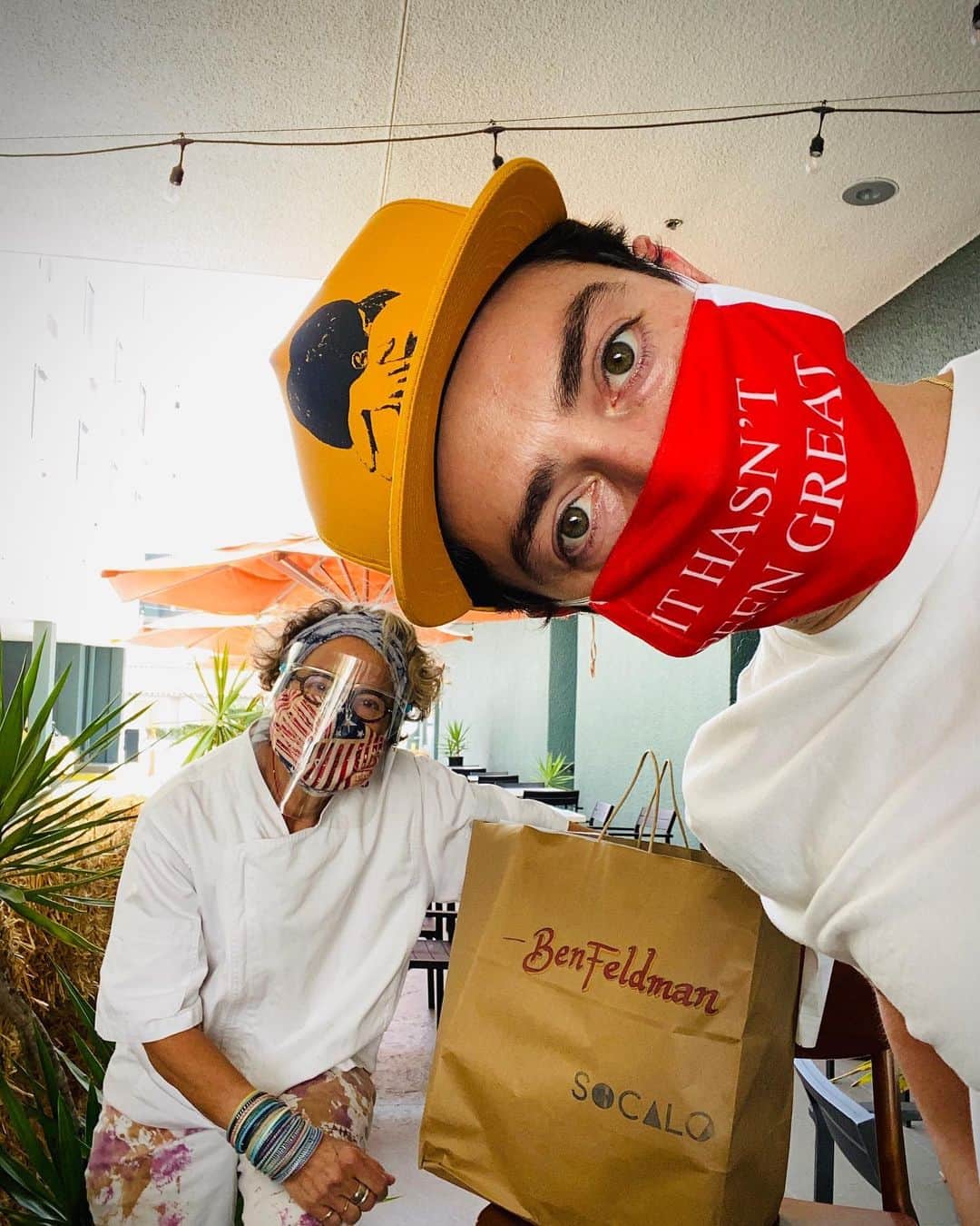 ベン・フェルドマンのインスタグラム：「2 ways to ensure the other side of this thing will be inhabitable: #WearADamnMask & #SupportLocalRestaurants • Stopped by my aunt @susanfeniger’s @socalorestaurant to get one of their taco kits & for the length of a dinner, things truly felt “great”.」