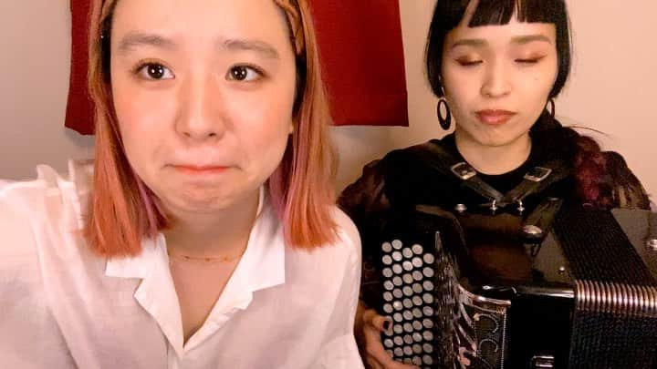 小春のインスタグラム：「《勝手にCMソング》  浜乙女 やくみの 勝手にCMソングを作りました  沢山のやくみをアリガトウ🍚  #チャランポランタン #勝手にCMソング #よく作ってたのに最近ご無沙汰でした勝手にCMソング #なつかしさ #やくみはオススメ」