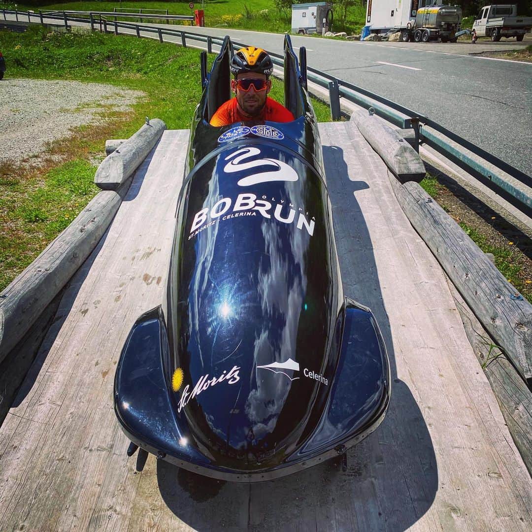 マーク・カヴェンディッシュのインスタグラム：「New aero package is 🔥  . #cycling #cyclist #bikes #bobsleigh #fun #aero #speed #fast」