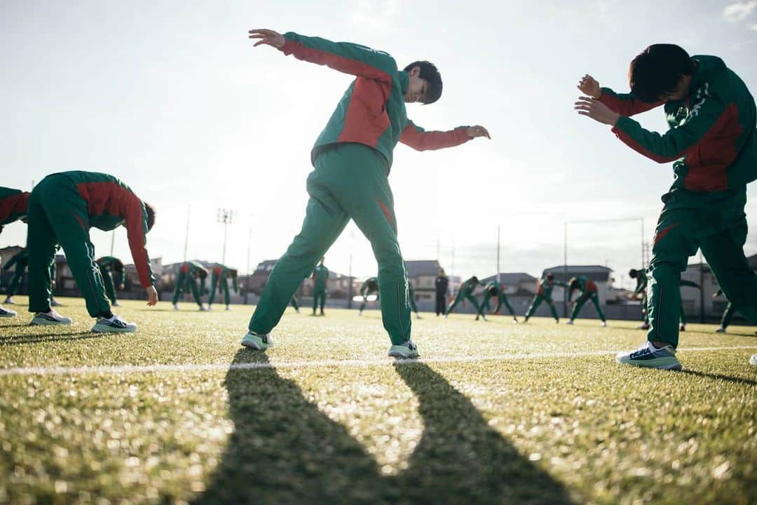 のインスタグラム：「The Reitaku University Ekiden team leverages their camaraderie and teamwork to compete in long-distance relay races at an elite level. This campaign was shot in early February 2020 in Japan. We hope to connect with you virtually and be inspired together by their story of bringing out the best in one another.  “For me, a sash represents a commitment, for one. A sash carries our wishes.” - Reitaku University Ekiden Team   It’s time to bring out the best in each other.    It’s Time to Fly. #timetofly」