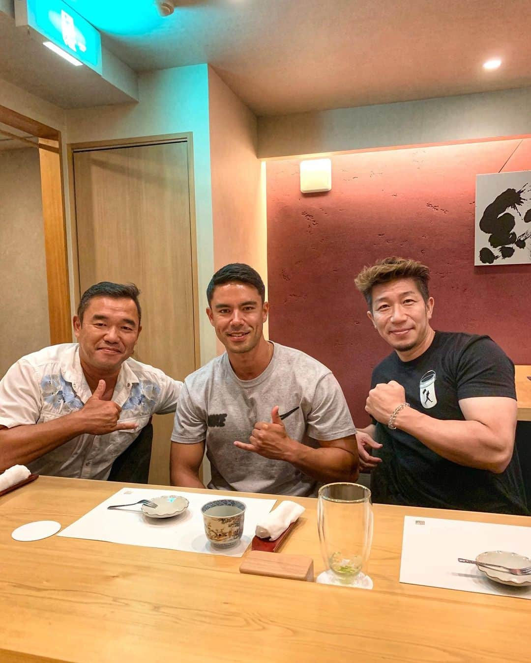 多村仁志さんのインスタグラム写真 - (多村仁志Instagram)「#💪🏼 → #🍣 #ゴールドジム 横須賀神奈川店まで遠征 @ethan_yuta_fitness と #workout からの @enji_sushi にて @akirakose と合流 #筋トレ話で盛り上がる こと5時間 #充実した1日 #43歳 #筋トレ #筋トレおじさん #muscle #fitness #training #gym #Chest #Shoulder #Deltoid #Triceps #workout #bodymake #natural #bodybuilding #physique #goldsgym #gymmotivation #お疲れ様 #よく頑張りました💮 #鮨 #寿司 #SUSHI #ご馳走様でした」7月3日 2時22分 - hit_tamu