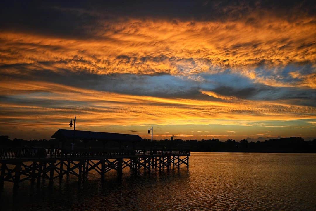 NikonUSAさんのインスタグラム写真 - (NikonUSAInstagram)「When the bay reflects the sky painted in blue and orange at sunset, you can find #ℤen.   📸: @njgirl00adventures with the Nikon Z 50 and NIKKOR Z DX 16-50mm f/3.5-6.3 VR   #Nikon #NikonNoFilter #NikonLove #mirrorless #Z50 #NIKKORZ #sunset #landscape」7月3日 2時55分 - nikonusa