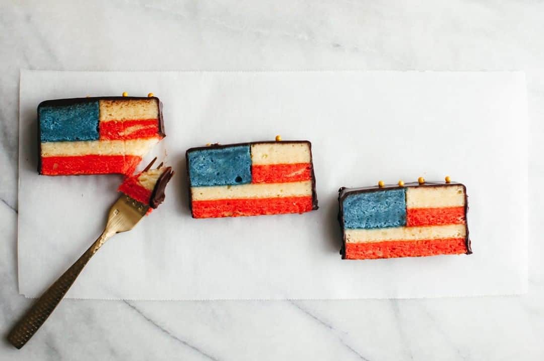 Good Morning Americaさんのインスタグラム写真 - (Good Morning AmericaInstagram)「Red, white and YUM! Link in bio for the ultimate #desserts for to celebrate the #4thofJuly. 🇺🇸 (📷: @mollyyeh) #food #recipe」7月3日 3時00分 - goodmorningamerica