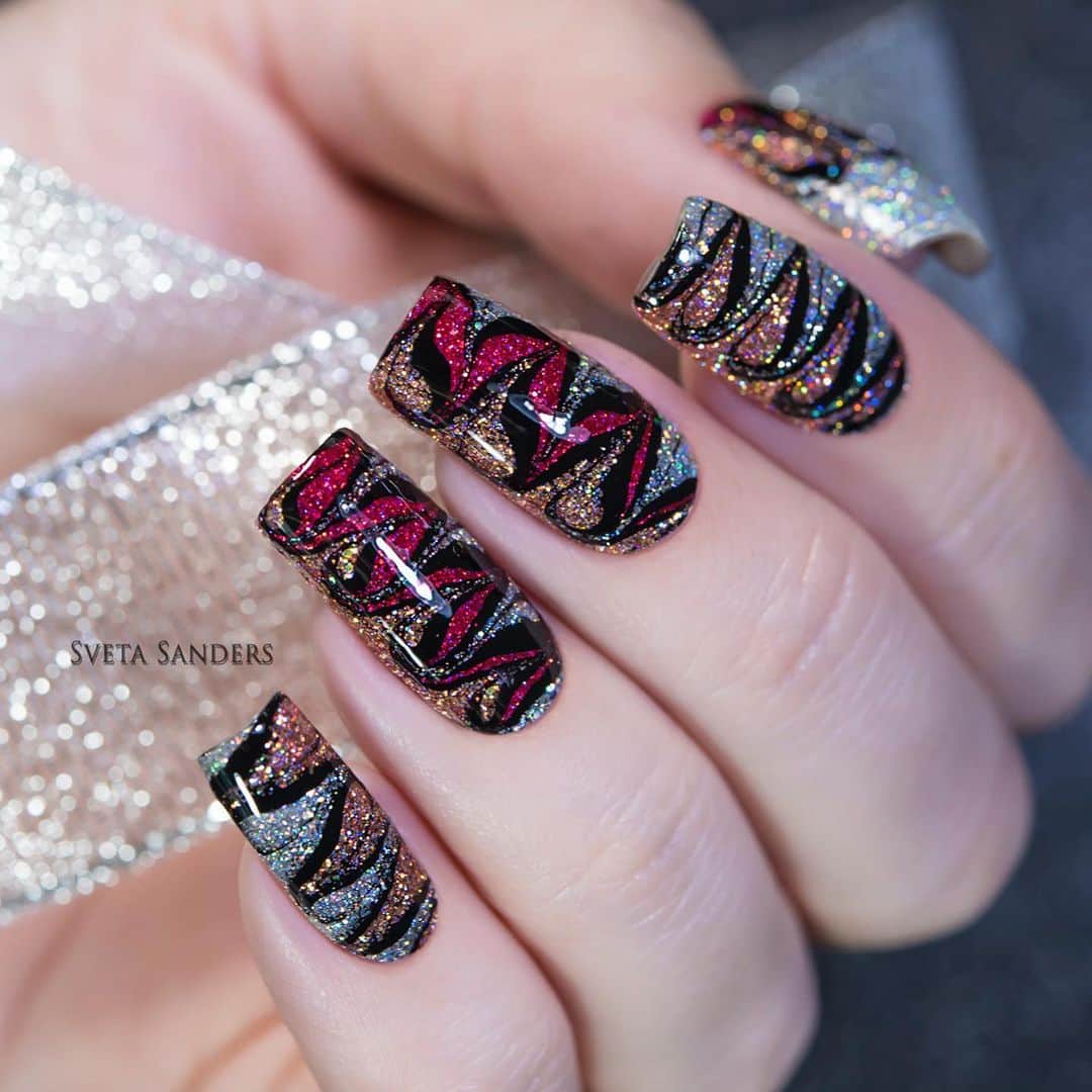 Sveta Sandersのインスタグラム：「#HoloTaco  💿One-coat black 💿Rainbow Snow 💿Play Rose 💿Party Punch」