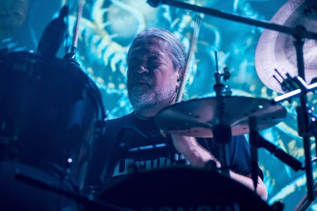 Revolverさんのインスタグラム写真 - (RevolverInstagram)「@meshuggah's Tomas Haake plays taiko drums on @imperialtriumphant's wild new song "City Swine." Hear it on Revolvermag.com and get your Revolver-exclusive "Ivory Towers' edition of the NYC avant-metal trio's new album 'Alphaville' now before they're gone — link in bio.  📸: Peter Troest (Imperial Triumphant) and Miikka Skaffari (Haake)」7月3日 3時05分 - revolvermag