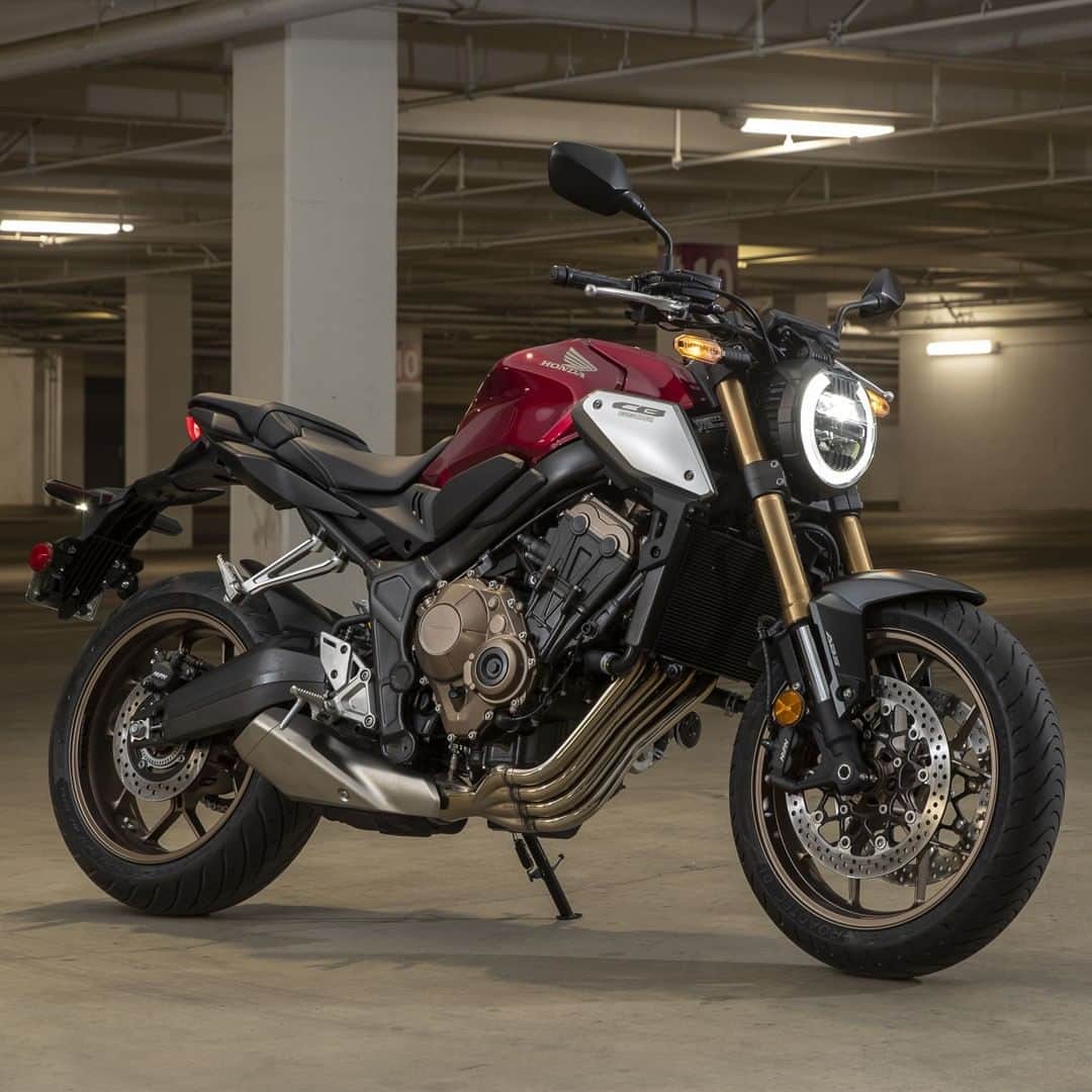 Honda Powersports USさんのインスタグラム写真 - (Honda Powersports USInstagram)「2020 CB650R  A genuine middleweight, it gets everything right, combining handling, nimbleness and rideability with responsiveness and crisp, edgy styling. #cb650r #ridered」7月3日 3時15分 - honda_powersports_us
