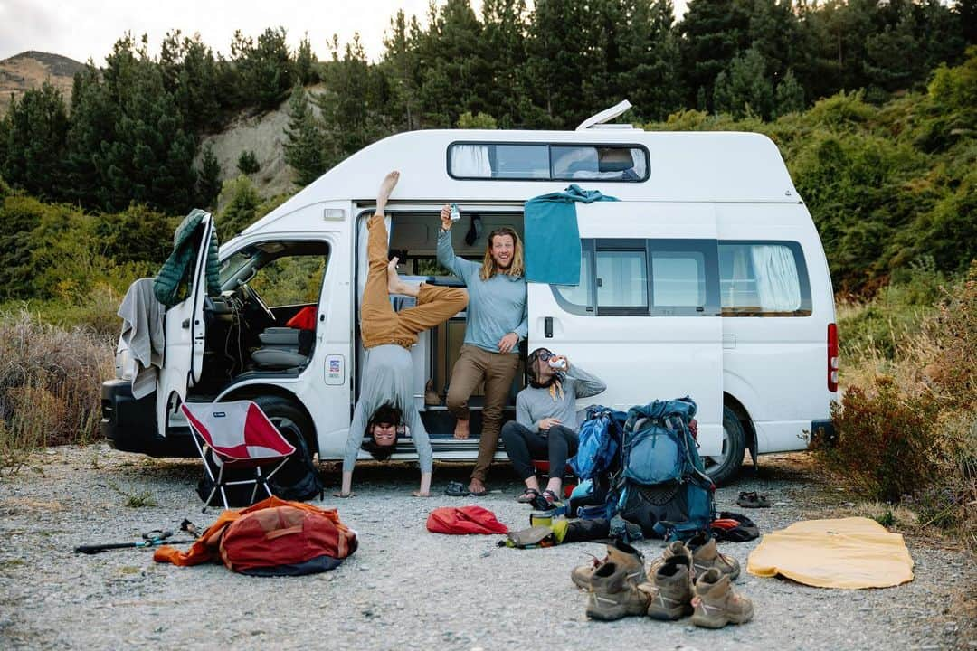 キーンさんのインスタグラム写真 - (キーンInstagram)「Cliffsnotes on the ultimate hang-time checklist: Balance. Brews. And Buds.⁣ (#Adventuremobile optional 😉)」7月3日 3時19分 - keen