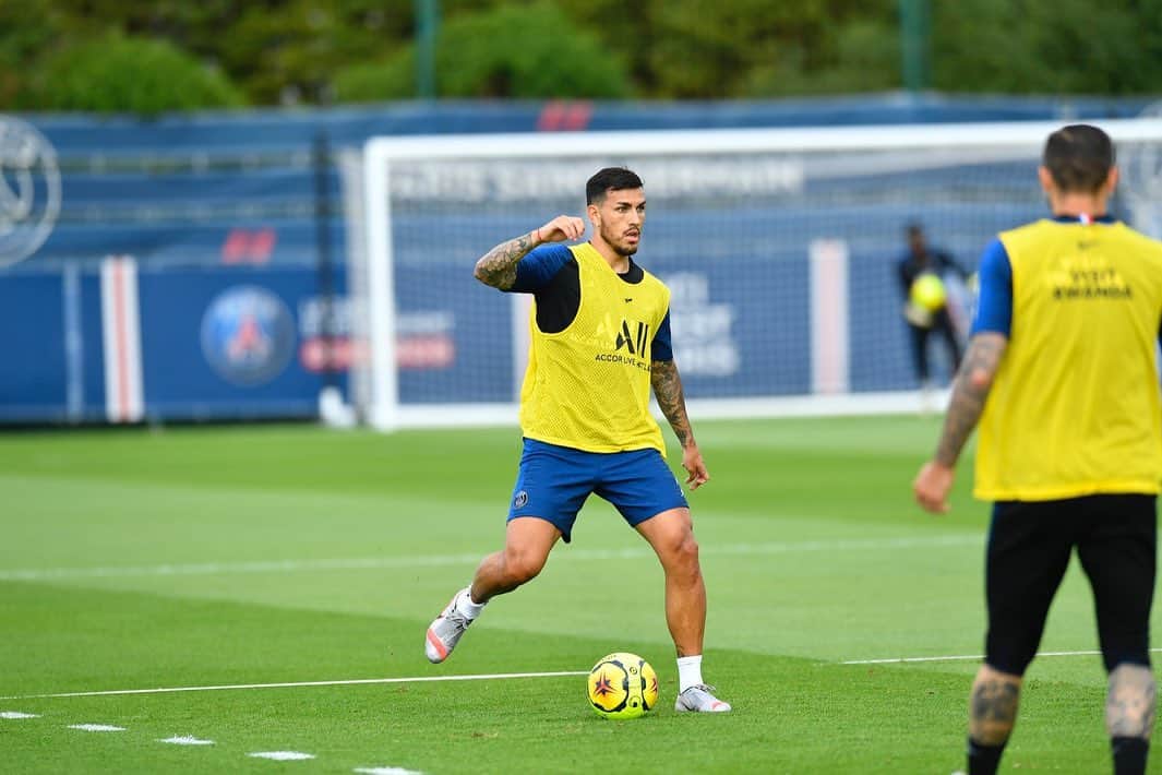 のインスタグラム：「❤️💙⚽️ @psg」