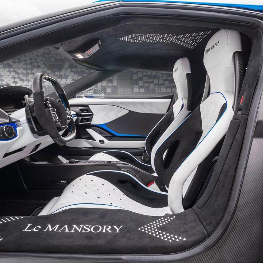 HYPEBEASTさんのインスタグラム写真 - (HYPEBEASTInstagram)「@hypebeastcarclub: German automotive tuner @mansory has unveiled the Le MANSORY @ford GT giving the car a complete vehicle transformation inside and out. On the outside, there’s a full carbon fiber widebody kit in a unique shade of “Bleurion Race". Inside, the engine remains as Ford’s 3.5-liter twin-turbocharged V6, but power has been upped to 700 BHP — delivering a new top speed of around 220 MPH. Only three of these custom Ford GTs will be built.⁠⠀ Photo: Mansory」7月3日 3時32分 - hypebeast