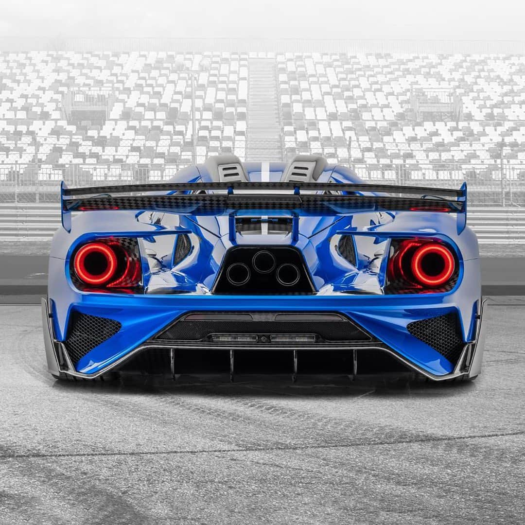 HYPEBEASTさんのインスタグラム写真 - (HYPEBEASTInstagram)「@hypebeastcarclub: German automotive tuner @mansory has unveiled the Le MANSORY @ford GT giving the car a complete vehicle transformation inside and out. On the outside, there’s a full carbon fiber widebody kit in a unique shade of “Bleurion Race". Inside, the engine remains as Ford’s 3.5-liter twin-turbocharged V6, but power has been upped to 700 BHP — delivering a new top speed of around 220 MPH. Only three of these custom Ford GTs will be built.⁠⠀ Photo: Mansory」7月3日 3時32分 - hypebeast