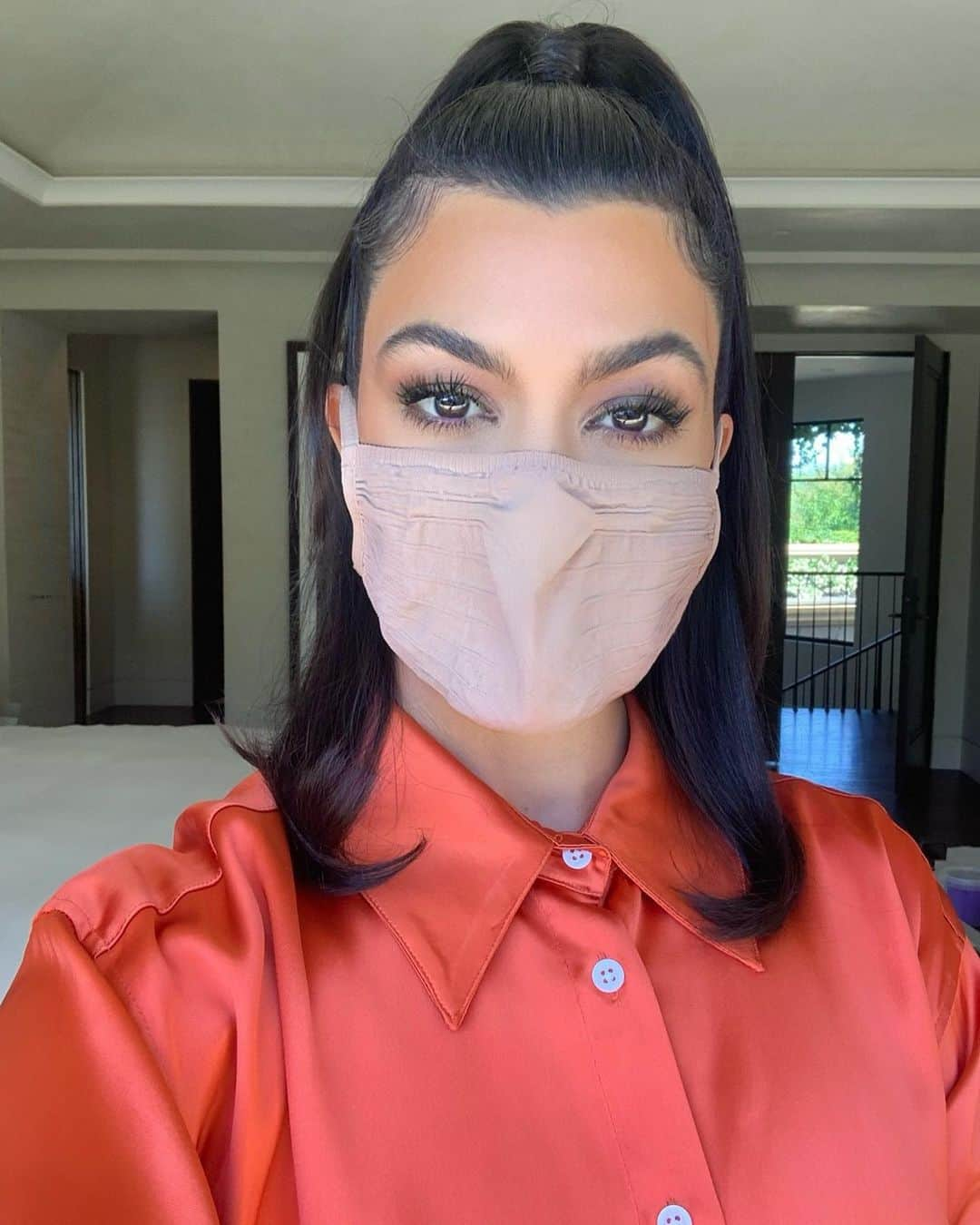 コートニー・カーダシアンさんのインスタグラム写真 - (コートニー・カーダシアンInstagram)「#wearadamnmask to help spread the word not the virus! 🦠   your turn! @kimkardashian @khloekardashian @krisjenner @addisonraee @allierizzo @rosalia.vt @harryhudson @jenatkinhair #wearadamnmask and post a selfie 😷   I also invite anyone who wants to help encourage others to do the same and #wearadamnmask Thank you @simonhuck and @aliceandolivia for nominating me. 💛」7月3日 3時36分 - kourtneykardash