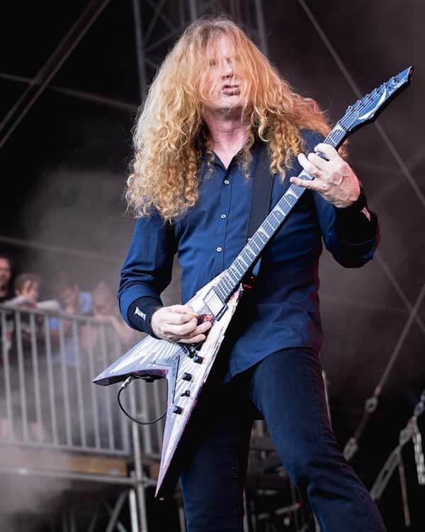 Megadethさんのインスタグラム写真 - (MegadethInstagram)「@DaveMustaine rings in #ThursDave at 3pm ET / Noon PT with a NEW show. Dave will be chatting LIVE in the #CHATMOSH. Don’t miss it! 💥 gimmemetal.com」7月3日 3時42分 - megadeth