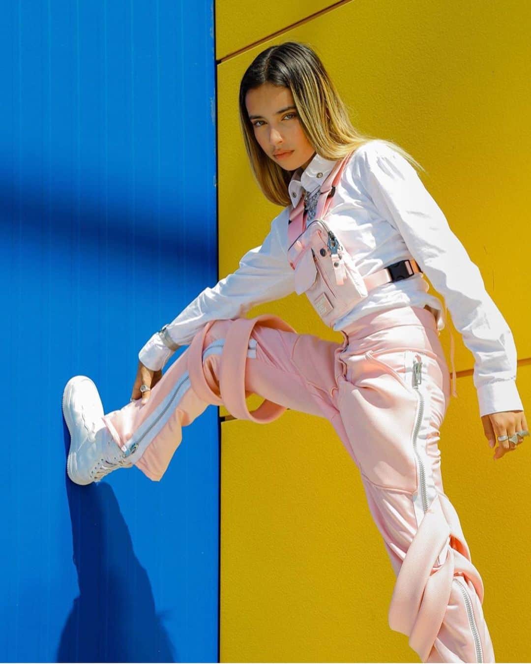 ジョージジーナ&ルーシーのインスタグラム：「We also want to show some love to @mynameiscliche. He is an creative genius, fashion stylist and has such an inspiring, powerful personality. Thanks for choosing our brand and for making it a part your master pieces. ♥️ Model: @kyliecantrall  Styling & Creative Direction: @mynameiscliche   #gglsquad #georgeginalucy」