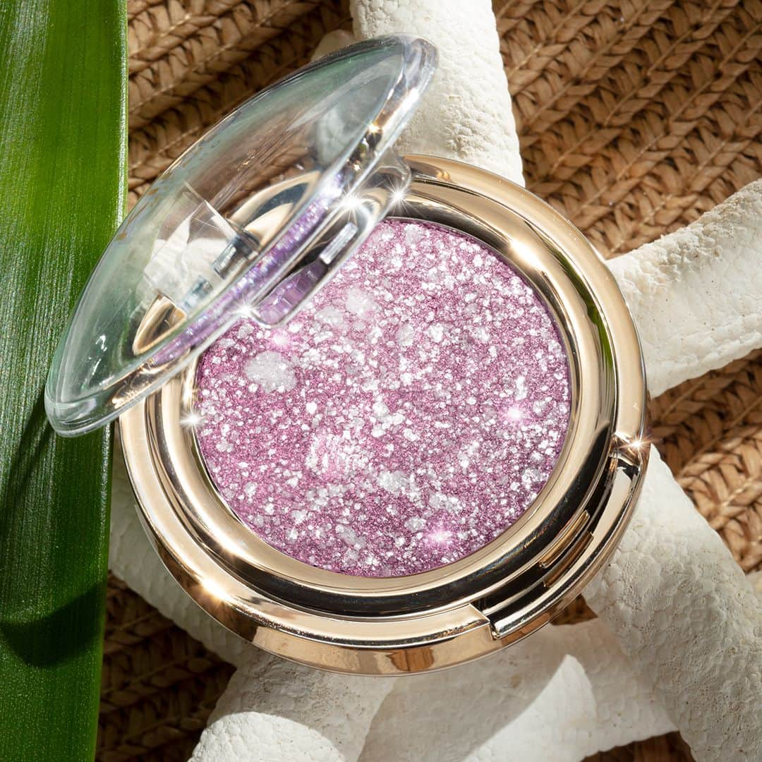 KIKO MILANOさんのインスタグラム写真 - (KIKO MILANOInstagram)「Lead with lilac 💜 Who needs this metallic eyeshadow in their bag rn?  #KIKOUnexpectedParadise Magnificent Eyeshadow 05」7月3日 4時15分 - kikomilano