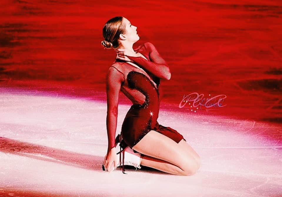 クリスティーナ・カレイラさんのインスタグラム写真 - (クリスティーナ・カレイラInstagram)「Happy birthday @feelingmathieucaron  thank you for all the beautiful dresses!♥️🥳💃 #bday #figureskating #icedance #gpfigure #lasvegas」7月3日 4時21分 - christinacarreira