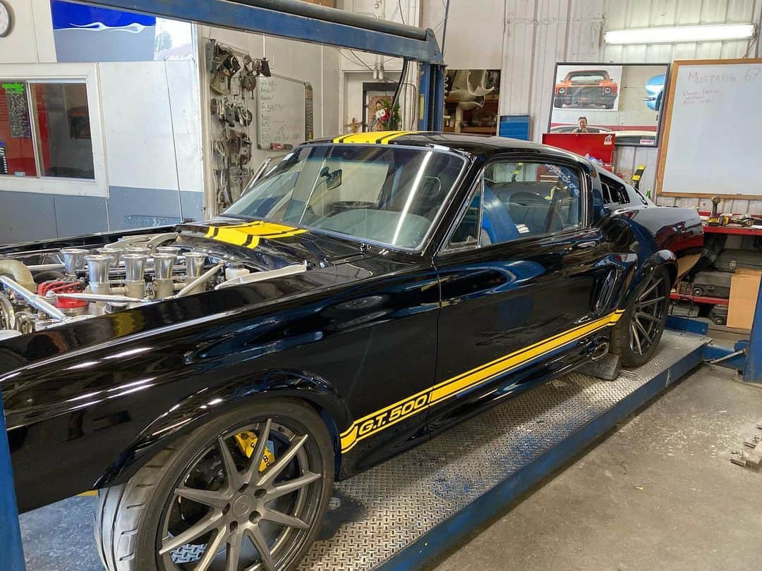 Classics Dailyさんのインスタグラム写真 - (Classics DailyInstagram)「We stopped by @customsbylopez today and they are putting the finishing touches on Ricky’s ‘67 Mustang Fastback. Look for it at the @qruisinpch in July 12th.  _ #mustang #classiccar #musclecar #hotrod  #restomod #classicsdaily #streetrod #protouring #streetcar #customcar #67mustang」7月3日 4時27分 - classicsdaily
