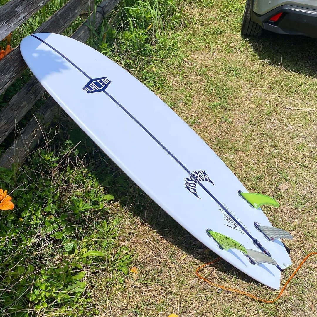 Isseki Nagaeさんのインスタグラム写真 - (Isseki NagaeInstagram)「Fantastic LAYZ POTATO-REDUX 5’11” x 20.38″ x 2.62″ 36.5cl #newsurfboard #mysurfboard #lostsurfboards #placebosurfboards #surfing #beach #surfinglife   リハビリも終わってきたのでこれ！ヤバイ、ヤバイ！めちゃくちゃテイクオフ速くてめちゃくちゃ簡単に動く。もう乗りまくり。ミッドレングスに見えるけど5'11"です。」7月3日 4時27分 - isseki_nagae