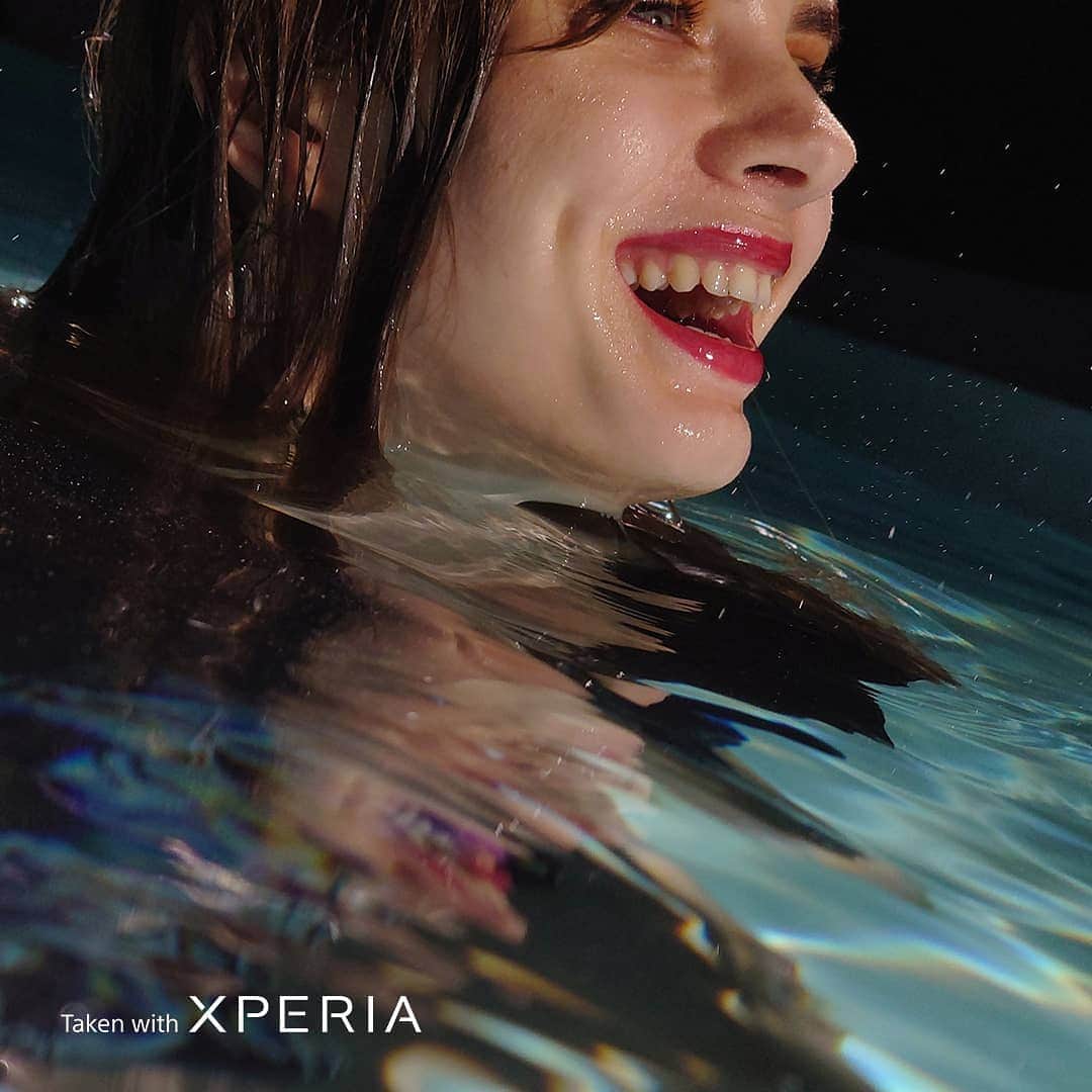 Sony Mobileさんのインスタグラム写真 - (Sony MobileInstagram)「Otherworldly portraits with every capture. Pro photographer Kazushi Momoi mastered these water close-ups using the versatile 70mm lens and Eye AF technology on Xperia 1 II.   #TakenWithXperia #Xperia1II #Xperia #Sony #SonyXperia #MobilePhotography #SmartphonePhotography #Photography #EyeAF #WaterResistance #NoEdit #NoFilter  70mm  1/500s  f/2.4  ISO100」7月3日 16時30分 - sonyxperia
