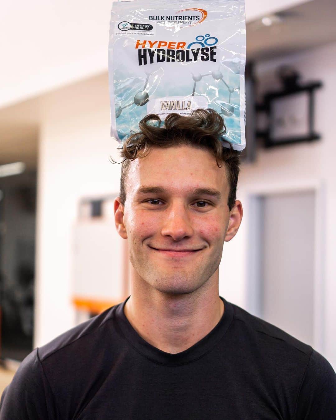 カーティス・マーシャルのインスタグラム：「Up to my head in Nutrients @bulknutrients #bulknutrients 🙂 . . .  Supplements are the extra 1% that you never thought you needed. With @bulknutrients HASTA approved supplements, I’ve been able to train the house down with the confidence of batch tested products! 🙌🏼」